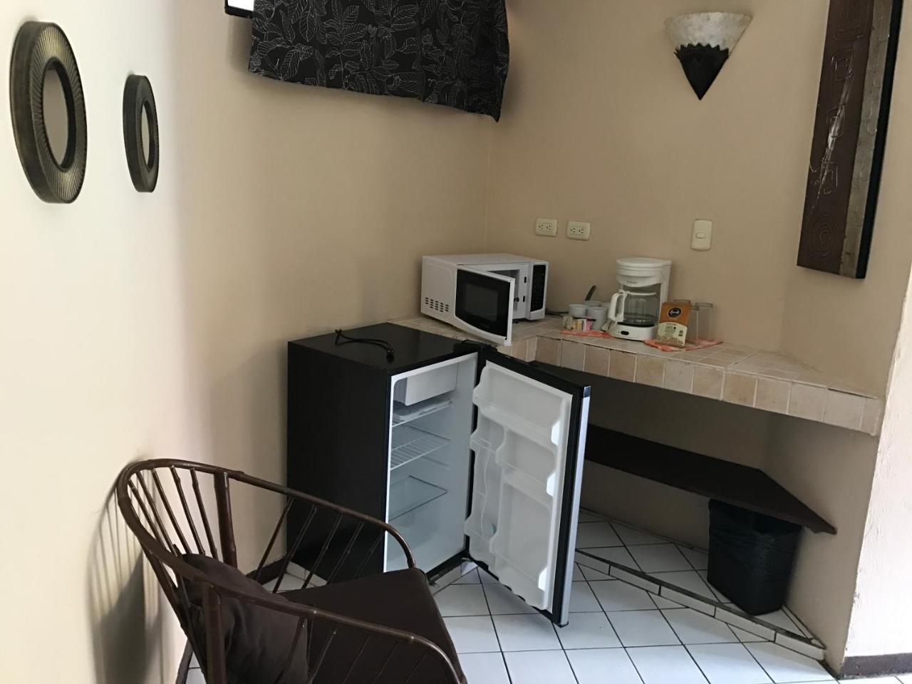 Hotel Mango Mar Jacó Екстериор снимка